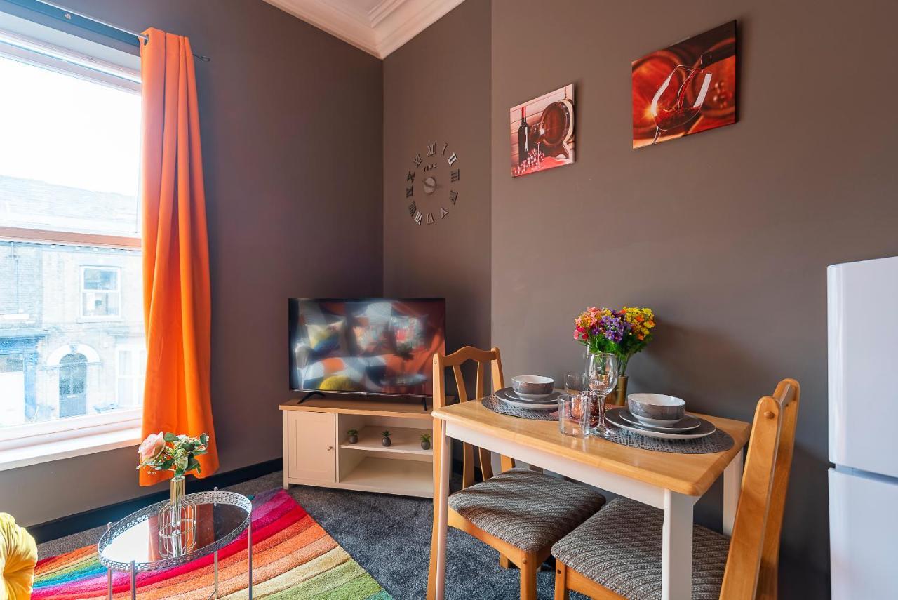 Art-Filled Bohemian 1 Bedroom Apt 2 Beds Colourful Praise Inn Apartment Kingston upon Hull Extérieur photo